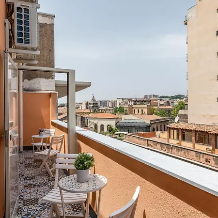 Гостевой дом - With Balcony Катания